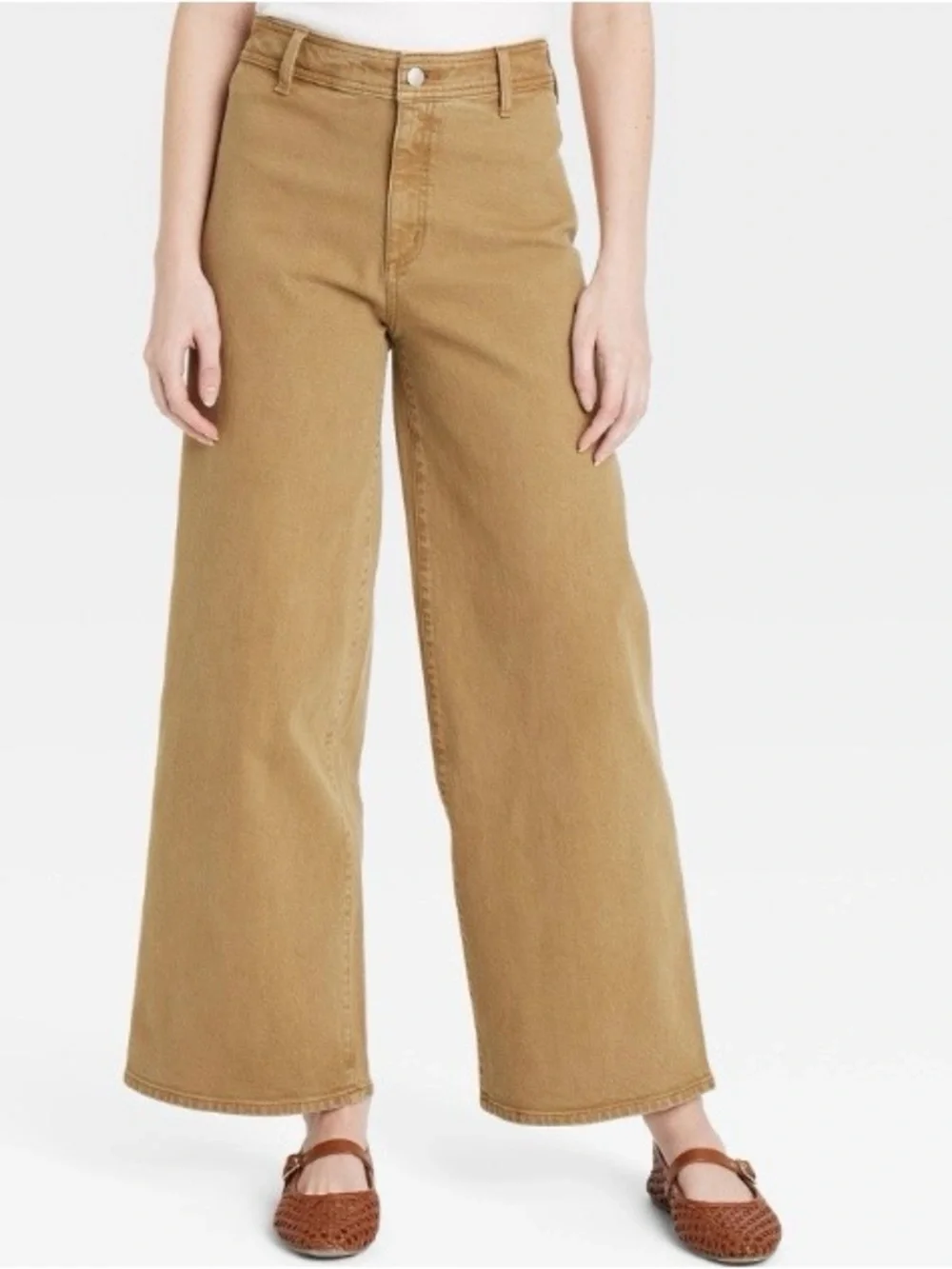 Universal Thread Women’s Wide-Leg Jeans in Camel Brown